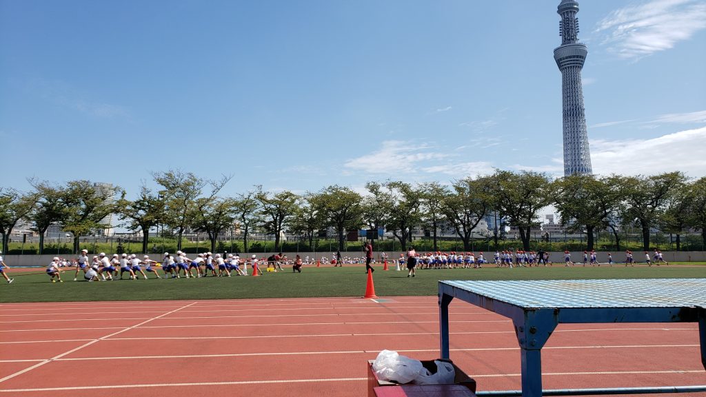 台東リバーサイドスポーツセンター陸上競技場にて東浅草小学校の運動会が開催 台東区議会議員 寺田あきら 公式サイト